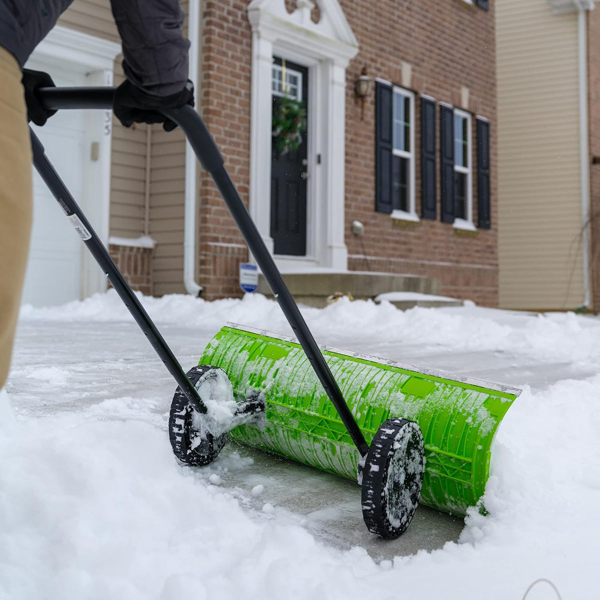 38-Inch Dual-Sided Pusher Snow Shovel L136