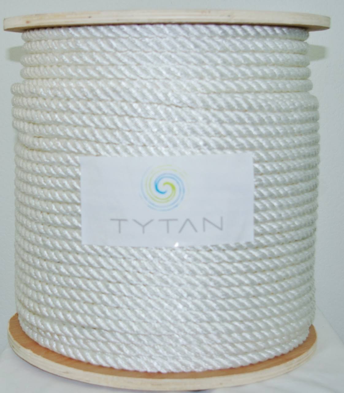 3 Strand Twisted Nylon Rope 600 ft M4092