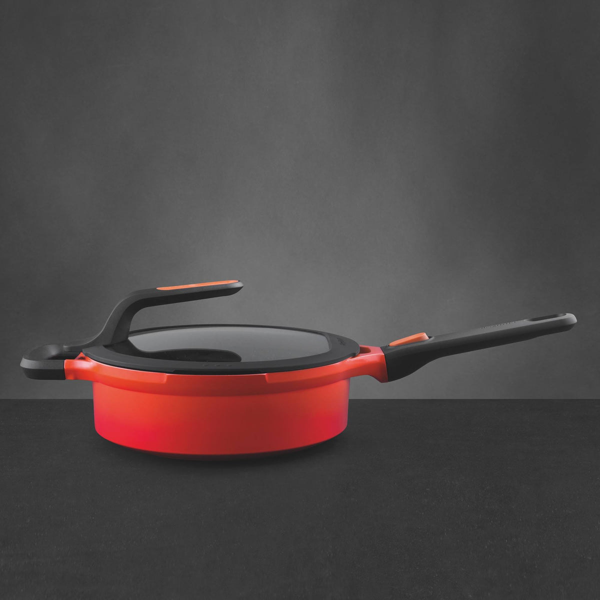 9.5x22 Cast Aluminum Non-Stick Covered Saute Pan Z651