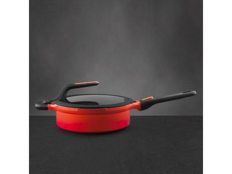 9.5x22 Cast Aluminum Non-Stick Covered Saute Pan Z651