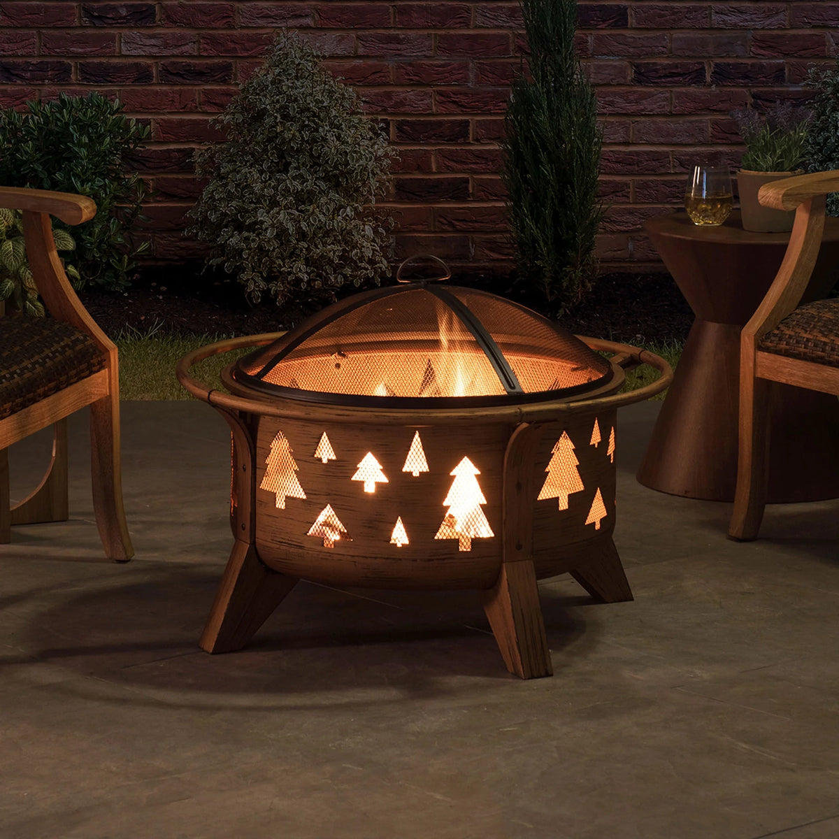 30 in. Outdoor Wood-Burning Steel Fire Pit with Spark Screen and Poker R533231