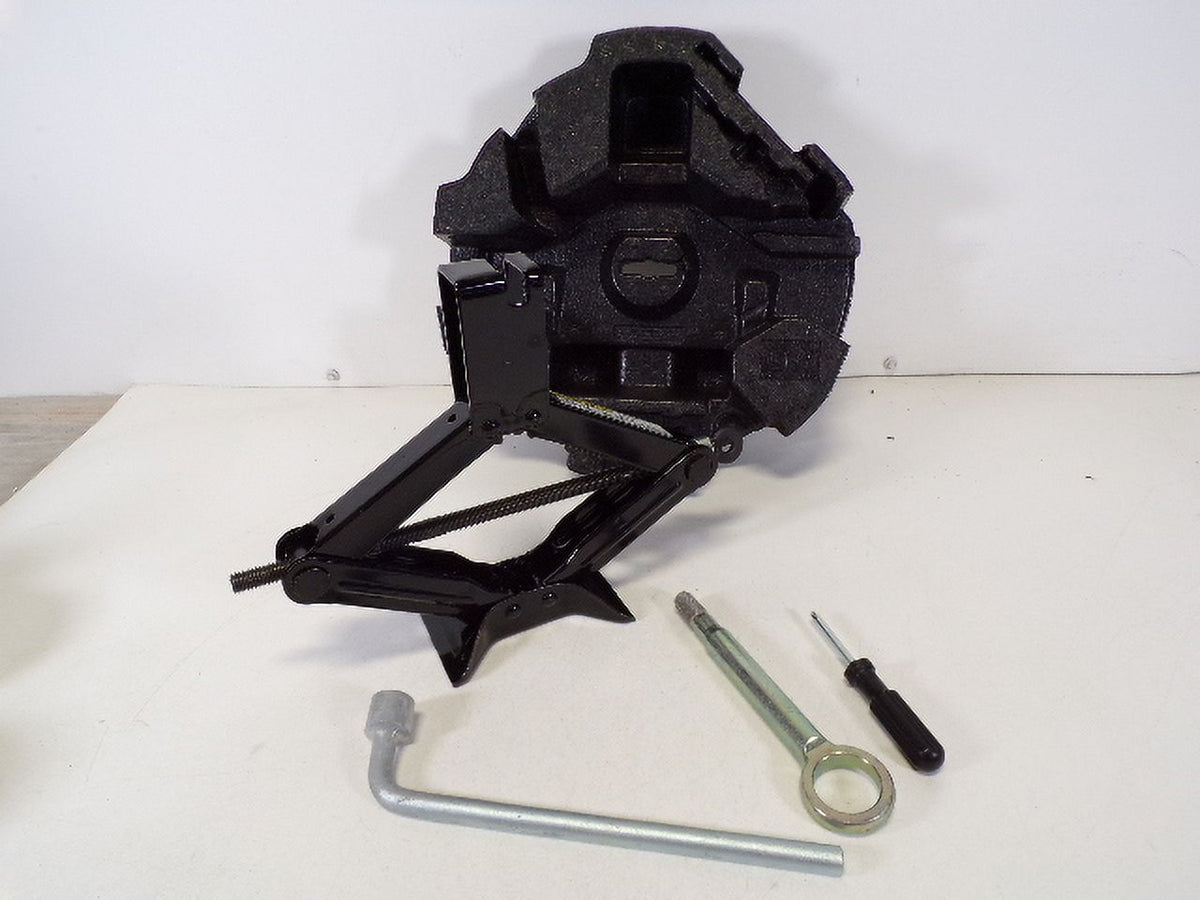 18 Subaru XV Crosstrek Car Jack with Tools H248